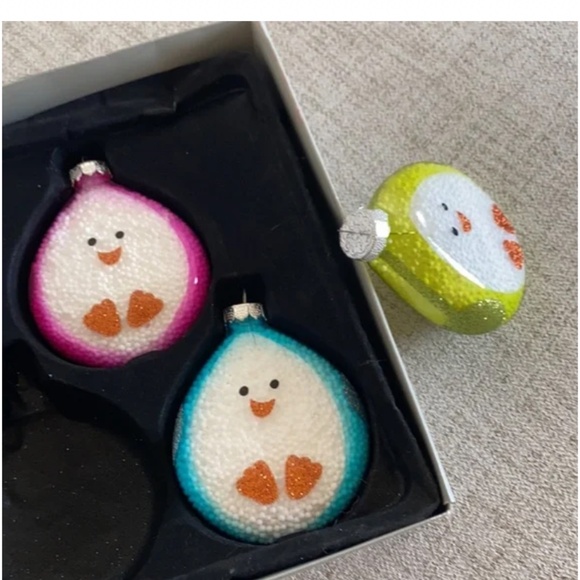 SET OF Beautiful teardrop little face holiday Christmas tree ornaments set of 3 - Picture 6 of 8